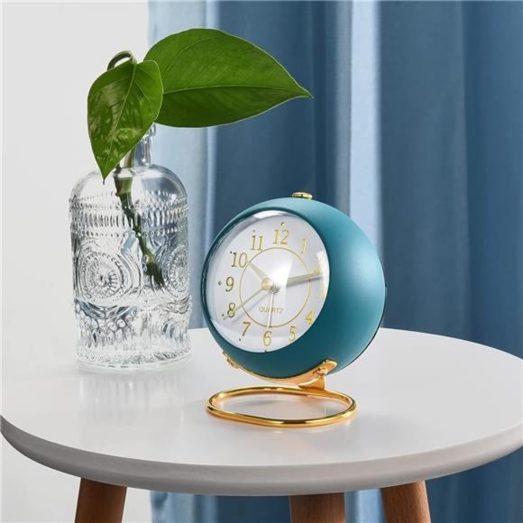 Analog Alarm Clocks,Retro Backlight Cute Simple Design Small Desk Clock - Picture 4 of 5